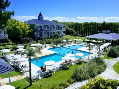 Howard Johnson Hotel & Convention Center Madariaga - Carilo