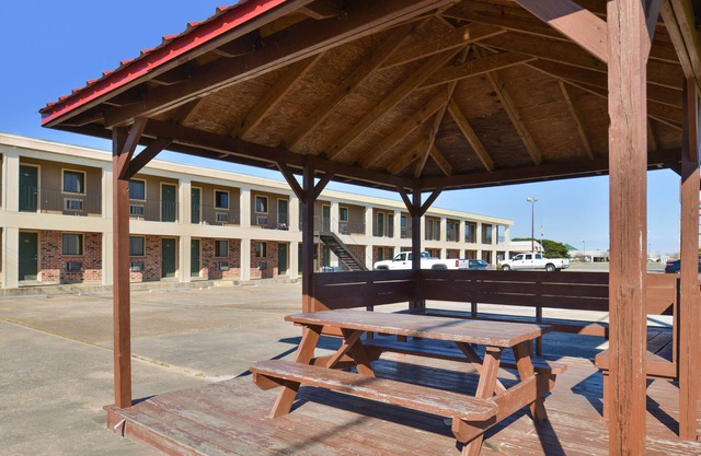 Howards Inn Motel