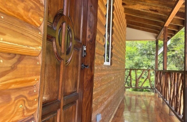 Howler Jungle House