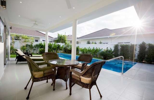 Hua Hin luxury Pool Villa Cattleya