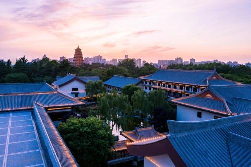 HUALUXE Xi'an Tanghua by IHG