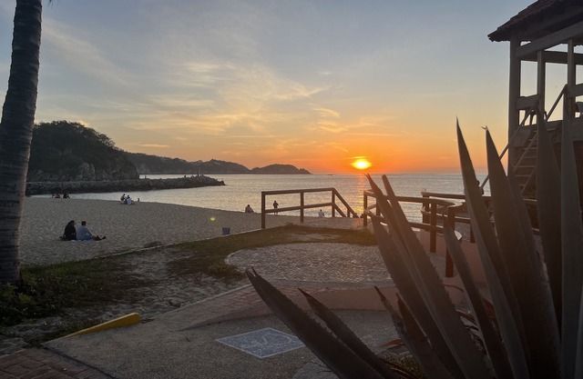 Huatulco Beach Front - 2 BR Condo with Views of the Pacific