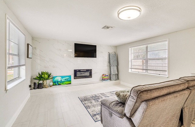 Hudson Vacation Rental w/Game Room: 3 Mi to Beach