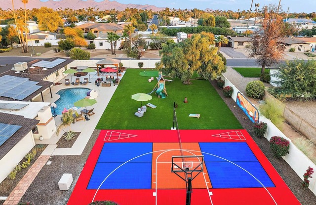Huge 7 BR w/Pickleball~Pool~Playset~HotTub~Arcade