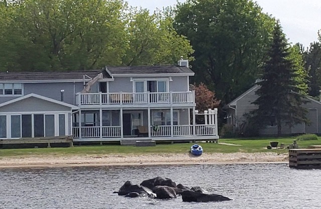 Huge beach front family-friendly dream house