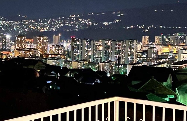 Huge House With the Best View + Garage and Garden, AC and 3 Bathrooms