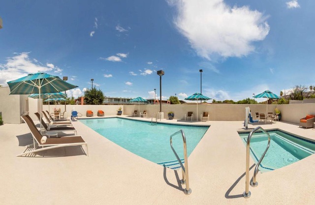 Hyatt Place Tucson Central