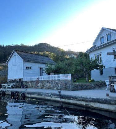 Hytte ved sjøen på Andabeløy - Båt kan leies