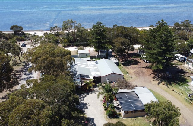 I Caravan Park, Kingscote