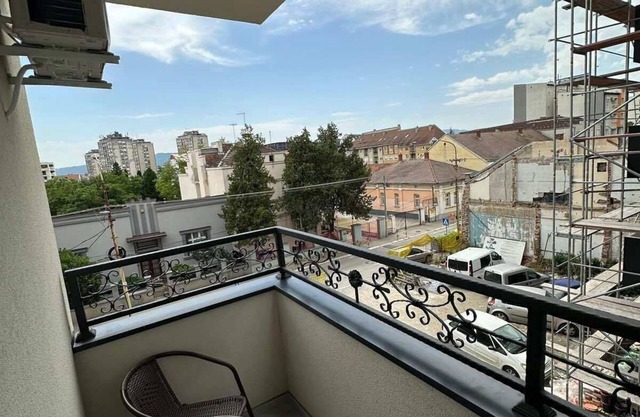 I&I 3 Bedrooms Apartment I