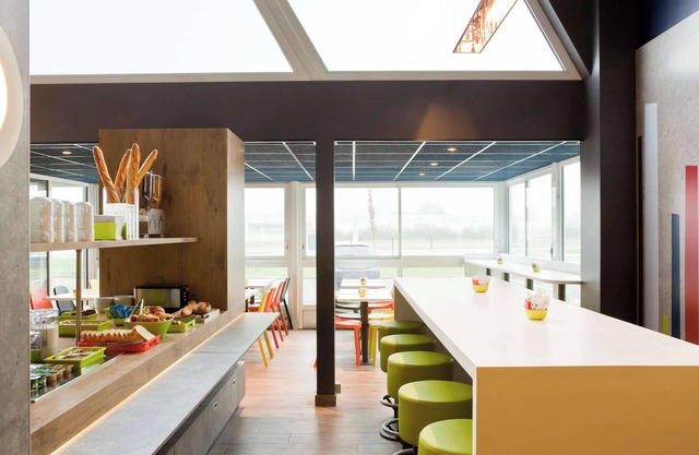 ibis budget Pontault Combault RN4 Marne la Vallée