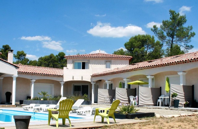 Idéal Vacances en Famille ! Villa Avec Piscine à Coté des Cascade de Sillans