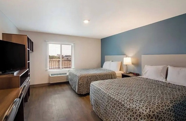 Ideal Budget Room w/Cooking Space & Quick Drive to Downtown Austin Fun