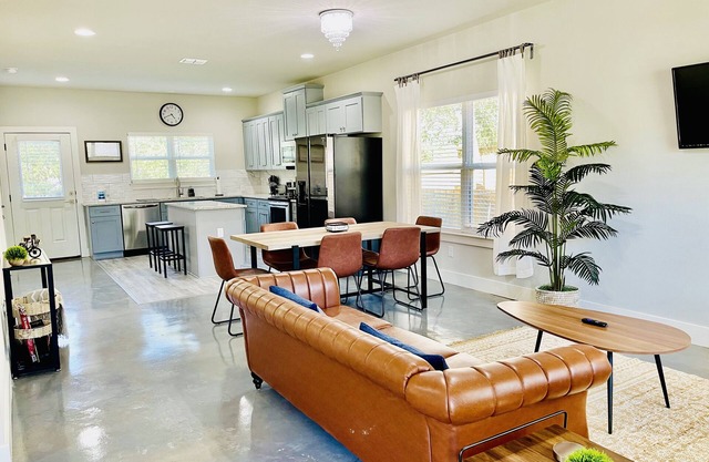 ✨ Ideal Downtown Location - Serene Space for 6 Guests ✨