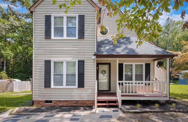 Ideal for extended stays, entire house with 3 bedroom, office and two full baths