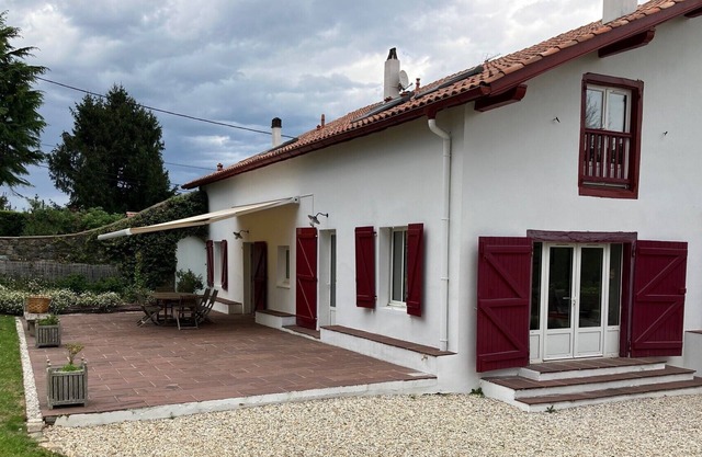 Ideal house for family (5p.) or 2 couples, quiet area close by Saint Jean de Luz