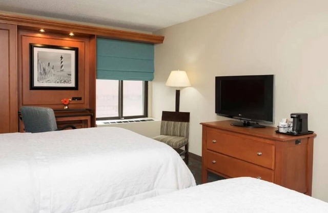 Ideal Location Near UM: Free Hot Breakfast & Heated Pool, 2 Affordable Rooms