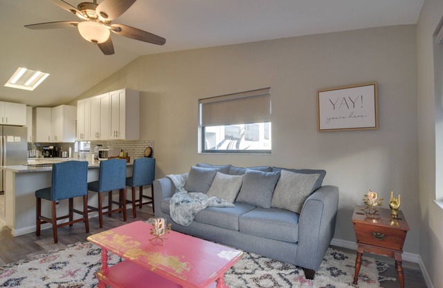 Ideally Located Palm Harbor Condo: Walk Downtown!