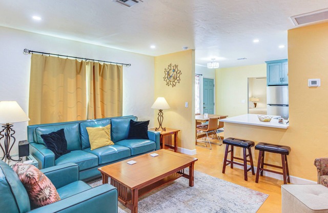 Ideally Located Tucson Townhome: 2 Mi to Downtown!