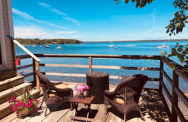 Idle Hour - Dramatic Direct Oceanfront, 2 bed 2 bath