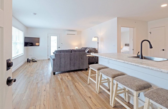 Idyllic 1BD, 1BA Oasis: Only 3mi to Bates & CMCC
