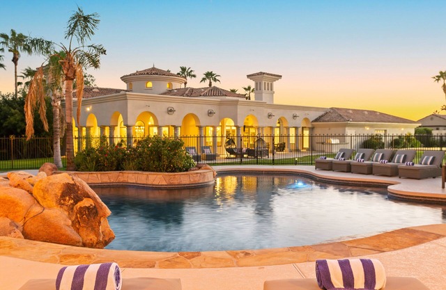 ♥ Idyllic Desert Oasis ♥ Resort-style Amenities ♥ Opulent Private Villa w/Pool