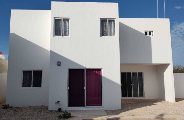 Idyllic, New, Modern, Mexican-style house with pool. Minutes from the beach!