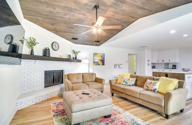 Idyllic Tampa Home w/Private Pool: 11 Mi to Beach