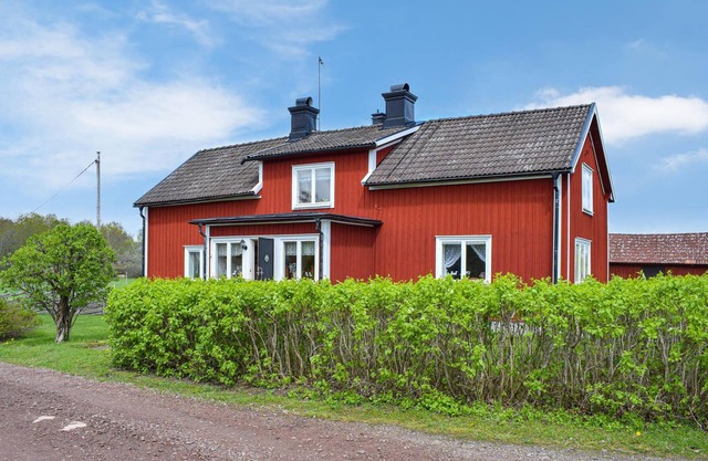 If you are looking for a vacation home in a quiet location for your vacation, this cozy cottage in K