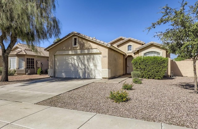 Immaculate 3 Bedrooms, 2 Bathrooms Home in beautiful Surprise AZ.