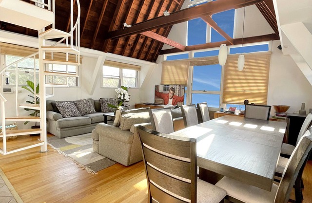 Immaculate Luxury Fire Island Pines Home, Gourmet Kitchen, Pool, Hot Tub Private