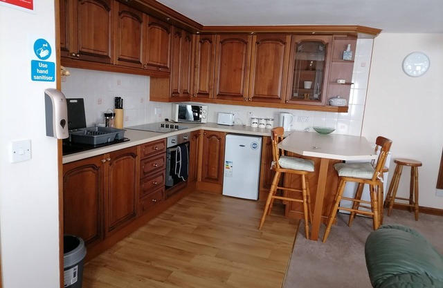 Impeccable 2-Bed Flat in Wick