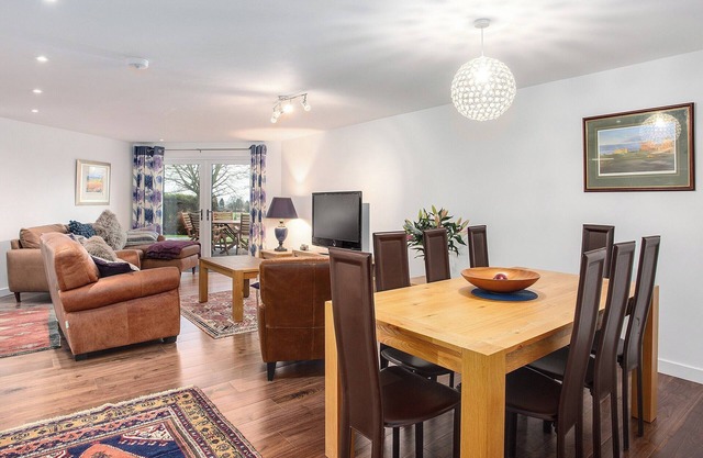 Impressive larger house, decorated to a very high standard.