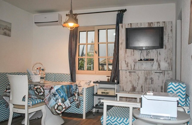 In a stone house in the heart of the charming town of Perast are located these two studio apartments