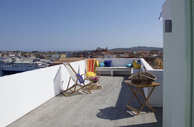 In the Blue, penthouse and terrace with breathtaking views of the sea and sky