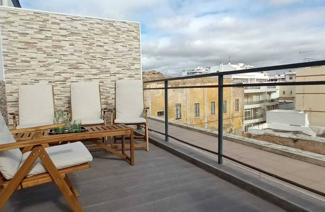 In the centre of Olhão, Parking, Pool, BBQ, A/C, 3 min walk from the Pier