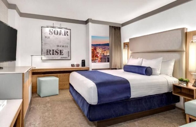 In the Heart of Las Vegas Strip! Great Unit, 2 Pools, On-site Casino & Game Room