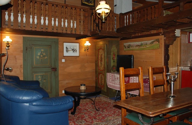 In the heart of the famous Bernese station, in pedestrian zone