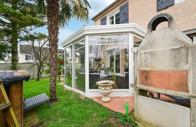 In this well-located vacation home you will spend a wonderful family vacation in a good location.
