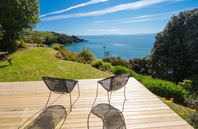 Incredible Bay Views - Kaiteriteri Bach