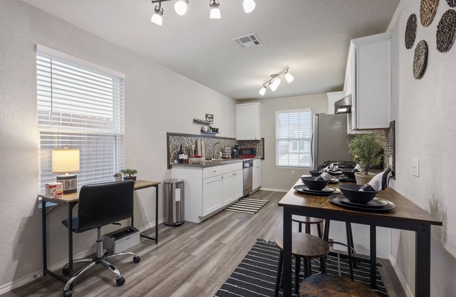 Incredible Stay! Fast Wifi & Fully Equipped!