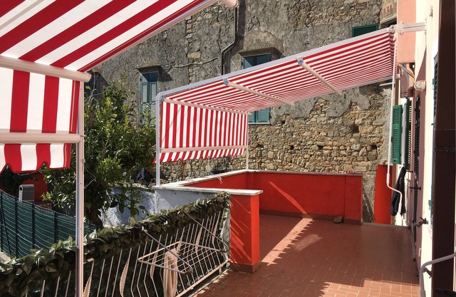 INDEPENDENT APARTMENT FOR 5 PEOPLE IN THE HILLS A FEW KILOMETERS FROM LERICI