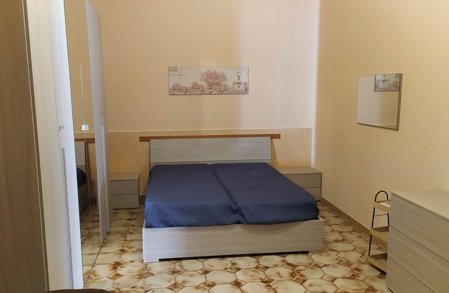 Independent Ape Regina 2 house near the historic center