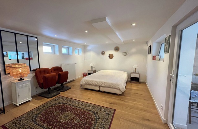 Independent studio with garden and jacuzzi