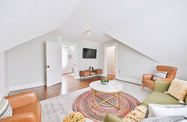 Indianapolis Luxury Clean Downtown Home.