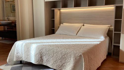 Indipendent Studio Apartment with Terrace - Parking