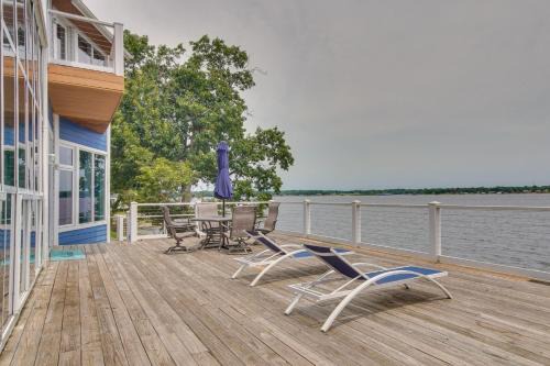 Indoor Pool and Waterfront Deck Spacious Jay Home