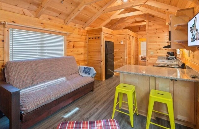Indulge in Home-Like Comfort! Full Kitchen, Pool, Short Drive to Kyle Field