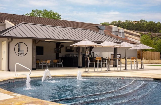 Indulge in Upscale Hill Country Living: Golf, Free Parking & Multiple Pools