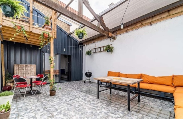 Industrial Loft with Patio in the City Center of Dunkirk